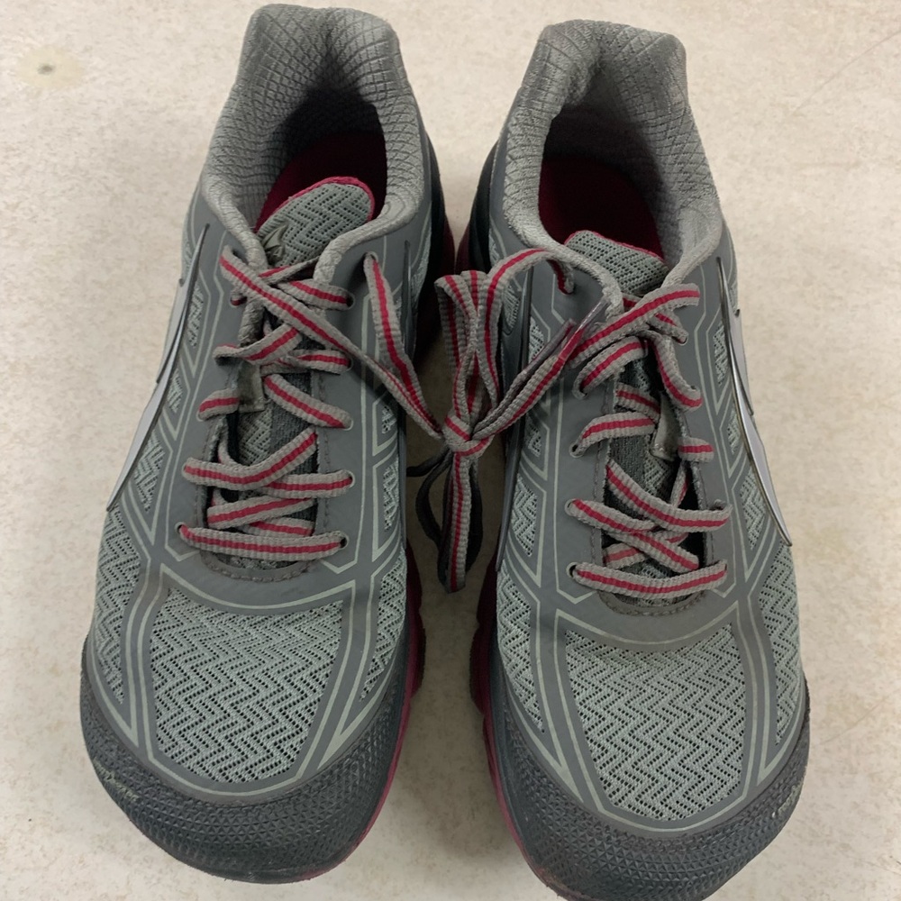 Altra womens 7.5 shoes